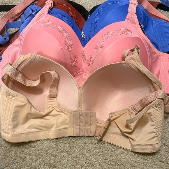 Elegant Multi-Color Bra Collection - Picture 3 of 6